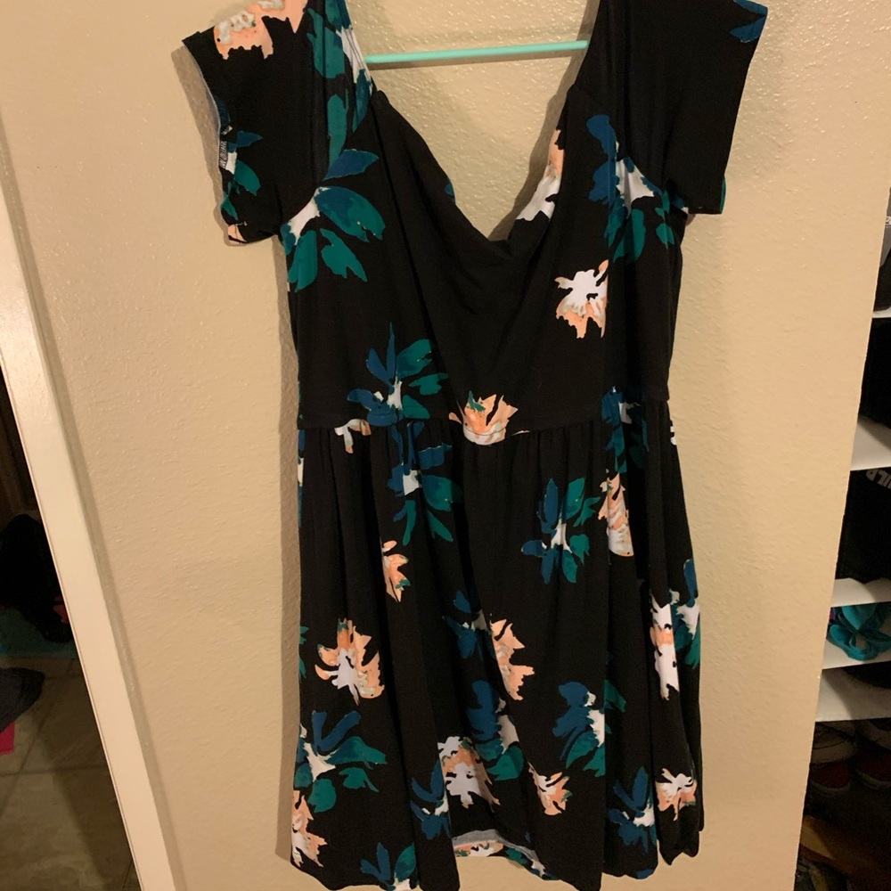 Cute pin up off the shoulder summer dress